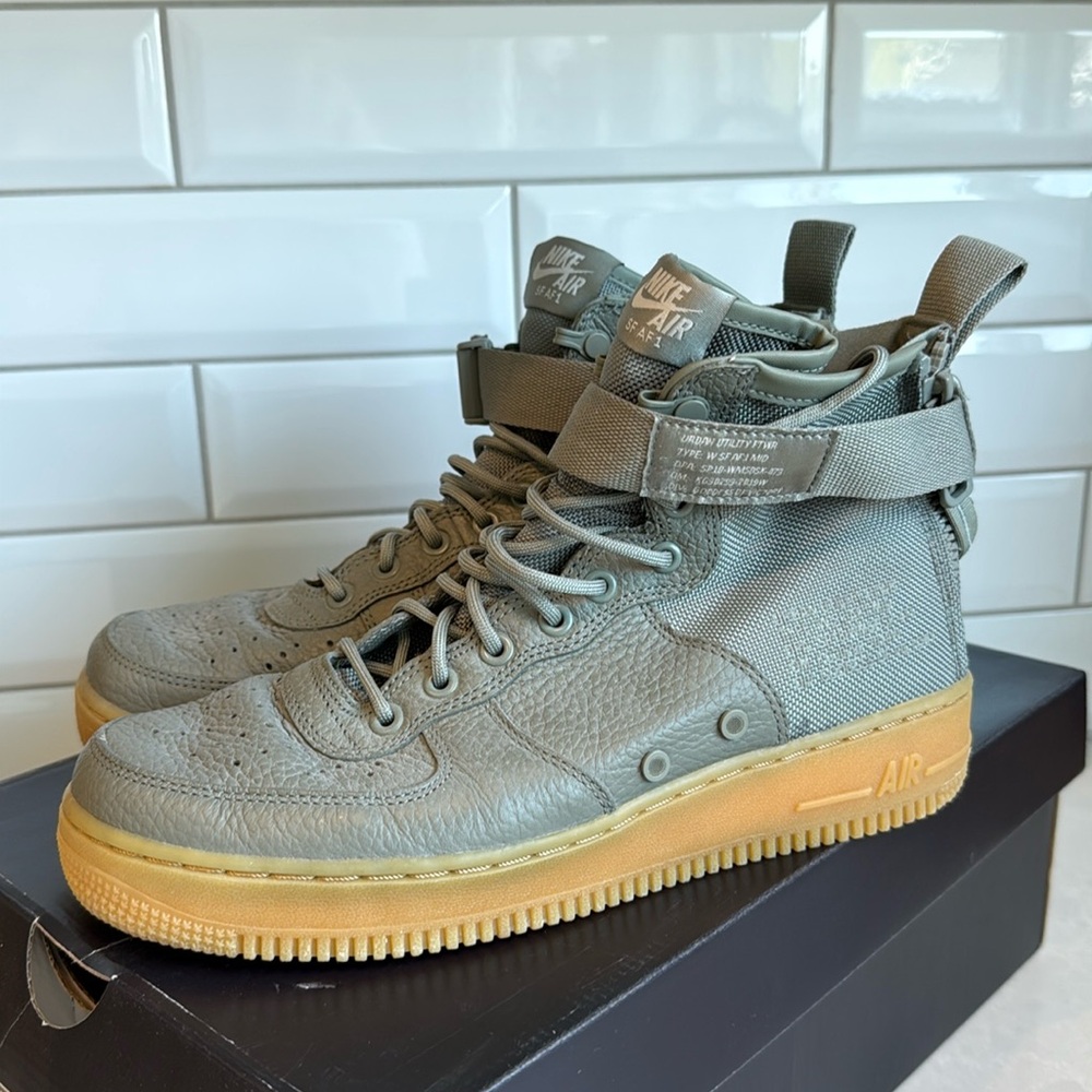 Nike SF AF1 Mid